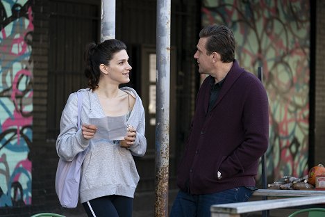 Eve Lindley, Jason Segel - Dispatches from Elsewhere - The Creator - Filmfotos