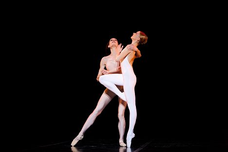 Elisabet Ros, Kateryna Shalkina - Bejart Ballet Lausanne - Light à Chaillot - De la película