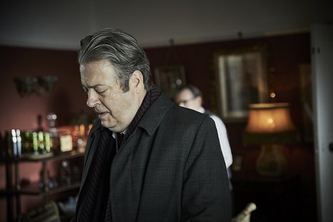 Roger Allam - Endeavour - Zenana - Z filmu