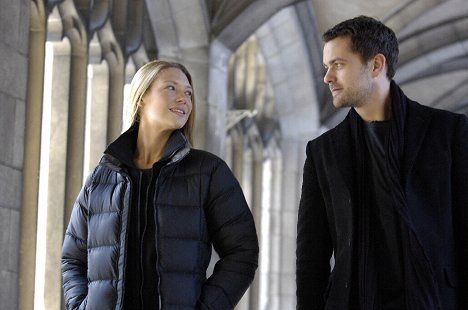 Anna Torv, Joshua Jackson - Fringe: Na granicy światów - Pilot - Z filmu