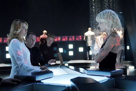 Lucy Lawless, Dean Stockwell, Tricia Helfer - Battlestar Galactica - Oko Jowisza - Z filmu