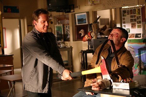 Kiefer Sutherland, James Badge Dale - 24 - Season 3 - Photos
