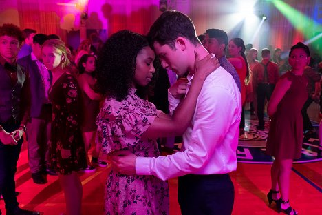Grace Saif, Dylan Minnette - 13 Reasons Why - Valentine's Day - Photos