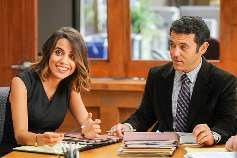 Natalie Morales, Fred Savage - The Grinder - The Curious Disappearance of Mr. Donovan - Photos