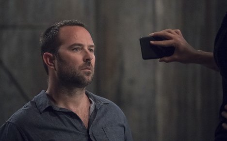 Sullivan Stapleton - Blindspot - Dunkle Gedanken - Filmfotos