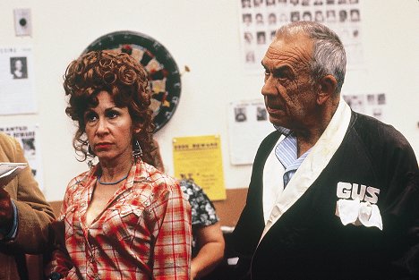 Rhea Perlman - Enid Is Sleeping - Filmfotos