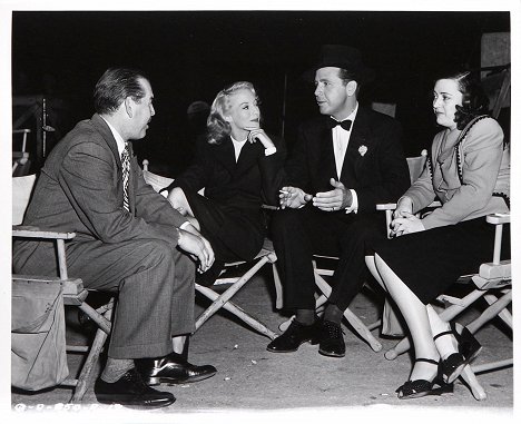 Evelyn Keyes, Dick Powell - L'Heure du crime - Tournage