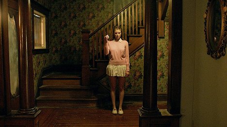 Sarah Brooks - Girl on the Third Floor - Filmfotók