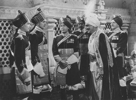 Franchot Tone, Gary Cooper, Guy Standing, Douglass Dumbrille, C. Aubrey Smith - The Lives of a Bengal Lancer - Photos