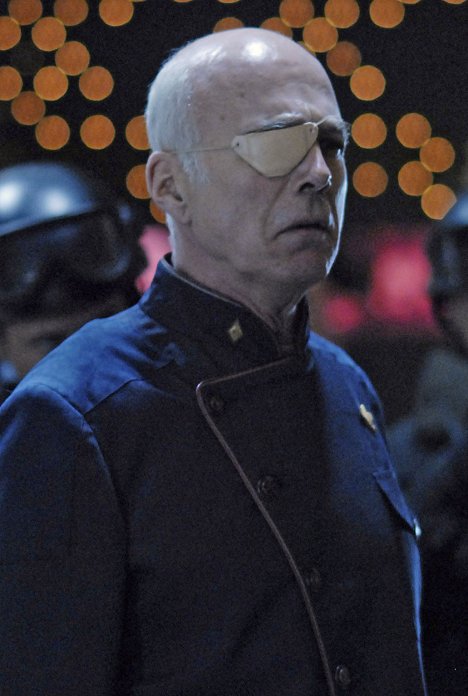 Michael Hogan - Battlestar Galactica - Guess What's Coming to Dinner - Photos