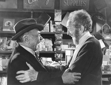 Edward G. Robinson, Sam Jaffe - The Old Man Who Cried Wolf - Van film