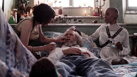Russell Hodgkinson, Debra Wilson - Z, mint zombi - Doc's Angels - Filmfotók
