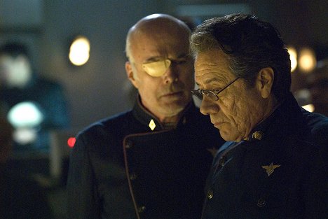 Michael Hogan, Edward James Olmos - Battlestar Galactica - Przysięga - Z filmu