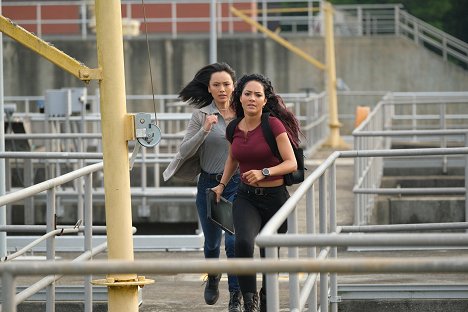 Levy Tran, Tristin Mays - MacGyver - Fire + Ashes + Legacy = Phoenix - Z filmu