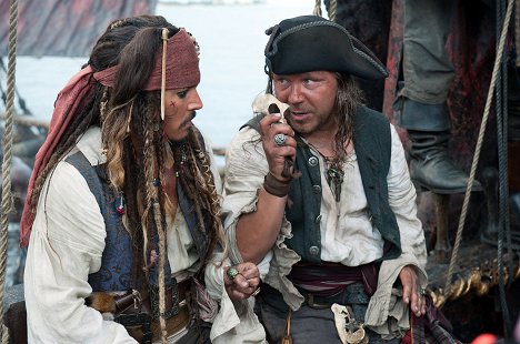 Johnny Depp, Stephen Graham - Piráti z Karibiku: Na vlnách podivna - Z filmu