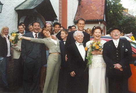 Thomas Rühmann, Hendrikje Fitz, Fred Delmare, Holger Daemgen, Ursula Karusseit, Willy Schultes - In aller Freundschaft - Ganz in Weiß - Kuvat elokuvasta