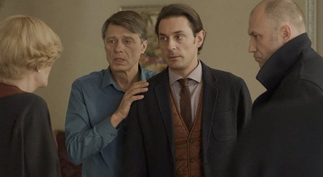 Anatoliy Lobotskiy, Pyotr Nesterov, Konstantin Solovyov - Smerť v objektive - Z filmu