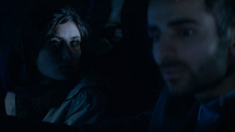 Nissa Kashani, Hadi Khanjanpour - In Limbo - Van film