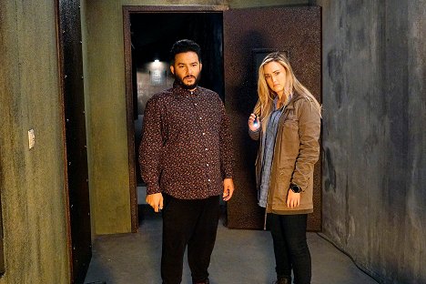 Ennis Esmer, Ashley Johnson - Blindspot - Ghost Train - Photos