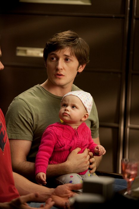 Lucas Neff - Raising Hope - Mangoustes ! - Film