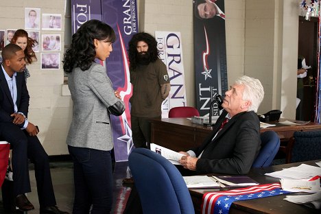 Columbus Short, Darby Stanchfield, Kerry Washington, Barry Bostwick - Scandal - A Criminal, a Whore, an Idiot and a Liar - Photos
