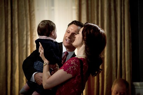 Tony Goldwyn, Bellamy Young - Scandal - Top of the Hour - Photos