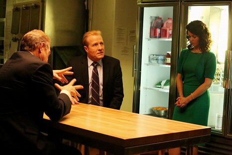 Gregg Henry, Bellamy Young - Scandal - White Hat's Back On - Photos