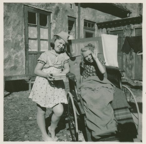 Gunnel Nilsson, Birgitta Hoppeler - Rännstensungar - Filmfotók