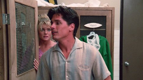 Erika Eleniak, Billy Warlock - Alerte à Malibu - Le Trophée - 2e partie - Film