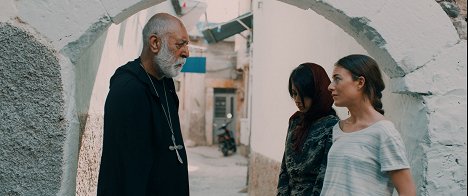 Muhammed Cangören, Yılşen Özdemir, Clémence Verniau - Kızım Gibi Kokuyorsun - De la película