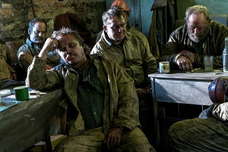 Alex Ferns, James Cosmo - Chernobyl - Open Wide, O Earth - Filmfotos