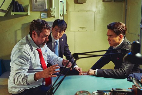 Angus Macfadyen, Woo-seong Jeong, Yeon-seok Yoo - Gangcheolbi2: Jeongsanghoedam - Film