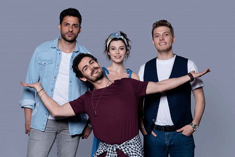 Ekin Mert Daymaz, Erdem Kaynarca, Elif Doğan, Burak Tozkoparan - Gençliğim Eyvah - Season 1 - Promoción