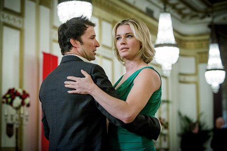 Noah Wyle, Rebecca Romijn - The Librarians - And the Sword in the Stone - Photos