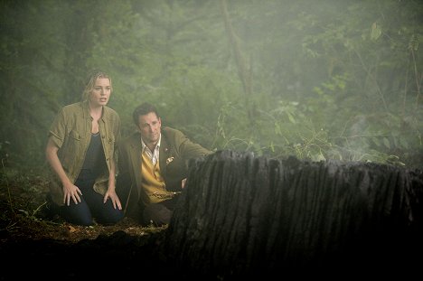 Rebecca Romijn, Noah Wyle - The Quest - Die Serie - Der zerbrochene Stab - Filmfotos