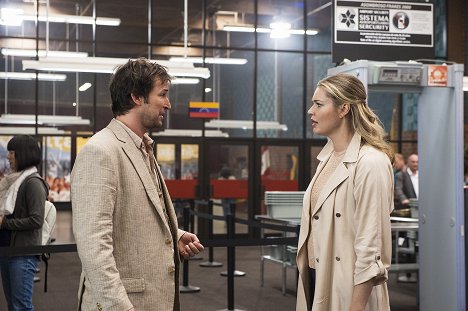 Noah Wyle, Rebecca Romijn - The Librarians - And the Trial of the Triangle - Photos