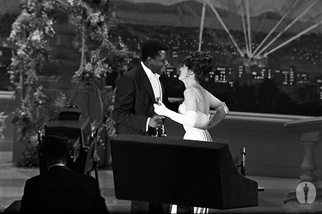 Sidney Poitier, Anne Bancroft - The 36th Annual Academy Awards - Z filmu