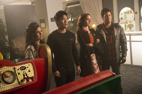 John Harlan Kim, Lindy Booth, Christian Kane - Flynn Carson et les nouveaux aventuriers - And the Christmas Thief - Film
