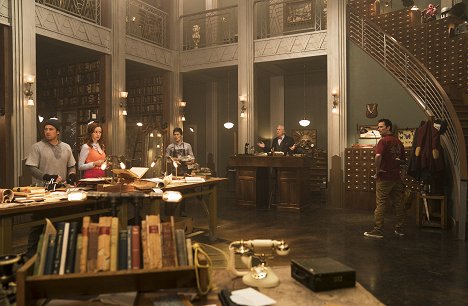 Christian Kane, Lindy Booth, John Harlan Kim, John Larroquette, Noah Wyle - The Librarians - And the Graves of Time - Photos