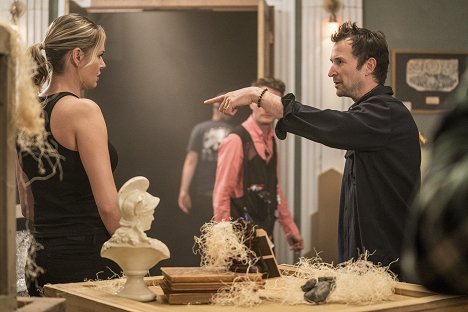 Rebecca Romijn, Noah Wyle - The Librarians - And the Hidden Sanctuary - Making of
