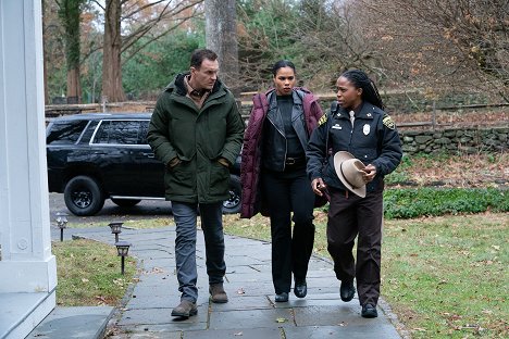 Julian McMahon, Roxy Sternberg - FBI: Most Wanted - Prophet - Van film