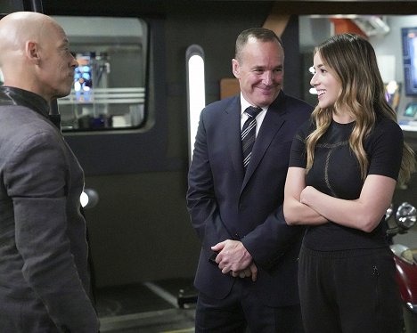 Clark Gregg, Chloe Bennet - Agents of S.H.I.E.L.D. - As I Have Always Been - Making of