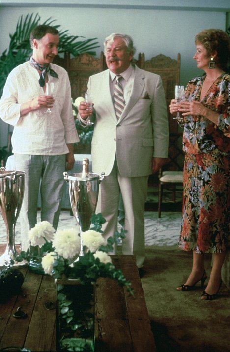 Jonathan Cecil, Peter Ustinov, Diana Muldaur - Agatha Christie: Tödliche Parties - Filmfotos