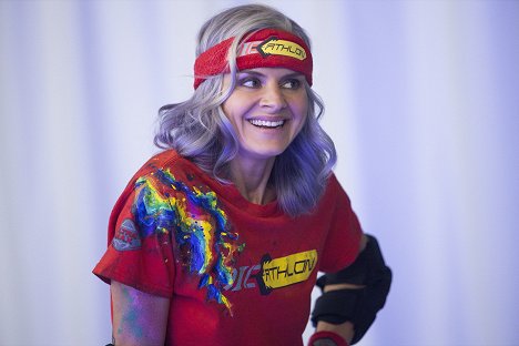 Eliza Coupe - Future Man - Abgrund des Gestern - Filmfotos