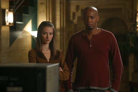 Amy Acker, J. August Richards - Angel - Soulless - Photos