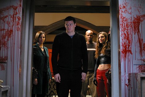 Charisma Carpenter, David Boreanaz, J. August Richards, Alexa Davalos - Angel - Cesta dlouhým dnem - Z filmu