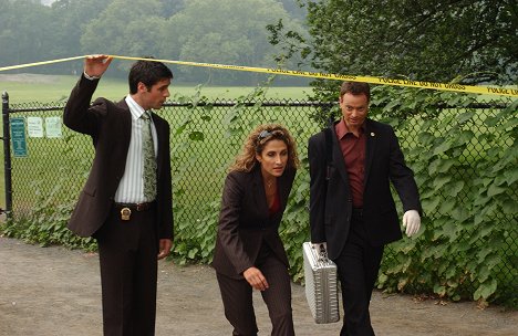 Eddie Cahill, Melina Kanakaredes, Gary Sinise - CSI: Kryminalne zagadki Nowego Jorku - Powieszone do wyschnięcia - Z filmu