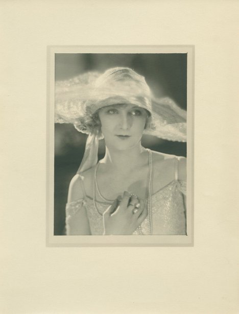 Vera Schmiterlöw - Drottningen av Pellagonien - Werbefoto
