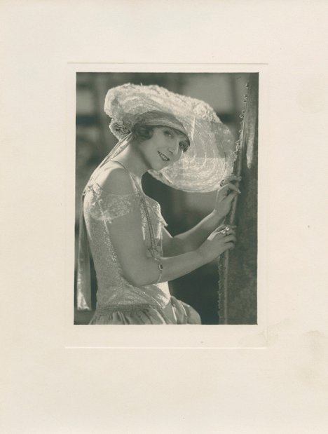 Vera Schmiterlöw - Drottningen av Pellagonien - Werbefoto