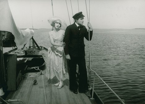 Vera Schmiterlöw, Felix Grönfeldt - Pellagonian kuningatar - Kuvat elokuvasta